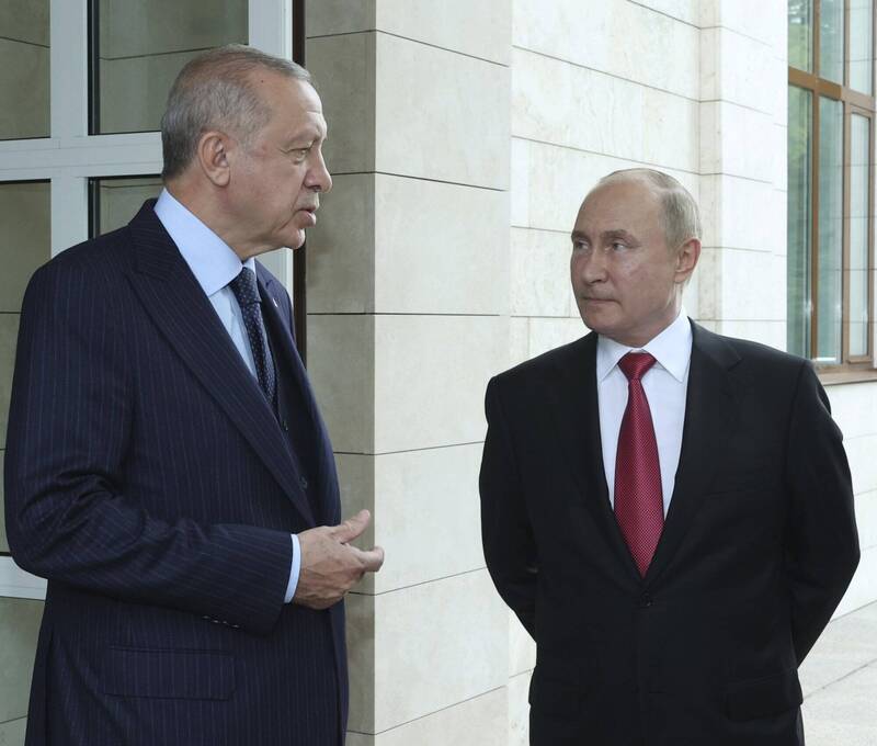 土耳其总统艾多根（左）劝俄罗斯总统普廷撤兵议和，因为俄军战败是必然的。示意图。（美联社）(photo:LTN)