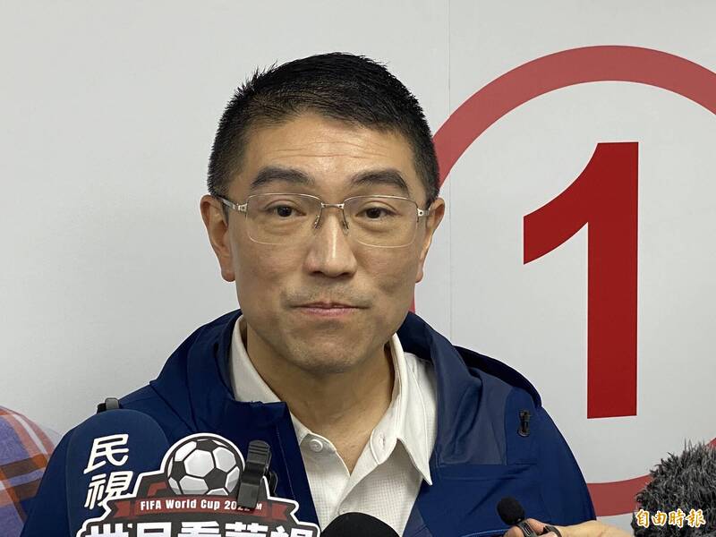 民進黨基隆市長候選人蔡適應總部按鈴控告國民黨基隆市長候選人謝國樑「假公益之名行賄選之實」！謝國樑今天下午開記者會澄清，這是在今年1月時，發放對象為各里辦公室呈報的中低收入戶。（記者俞肇福攝）
