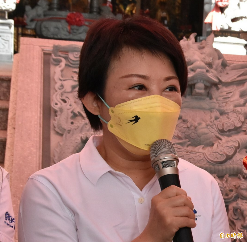針對外界質疑變賣社會住宅用地給建商造鎮一事，台中市長盧秀燕今天回應指出，該地已不是住宅用地，且在前市長林佳龍任內已賣了一筆。（記者黃淑莉攝）
