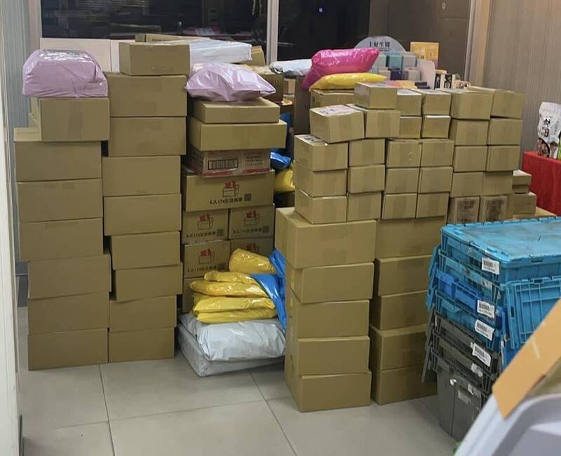 雙11後包裹堆積如山 網笑：是超商還是物流站？