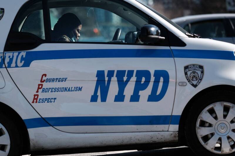 美国纽约一户民宅惊传一家三口陈尸屋内。纽约警察示意图。（法新社）(photo:LTN)