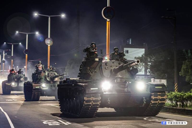 陸軍584旅執行戰備偵巡任務，官兵駕駛CM11戰車前往戰術位置。（圖：取自中華民國陸軍臉書專頁丶青年日報）