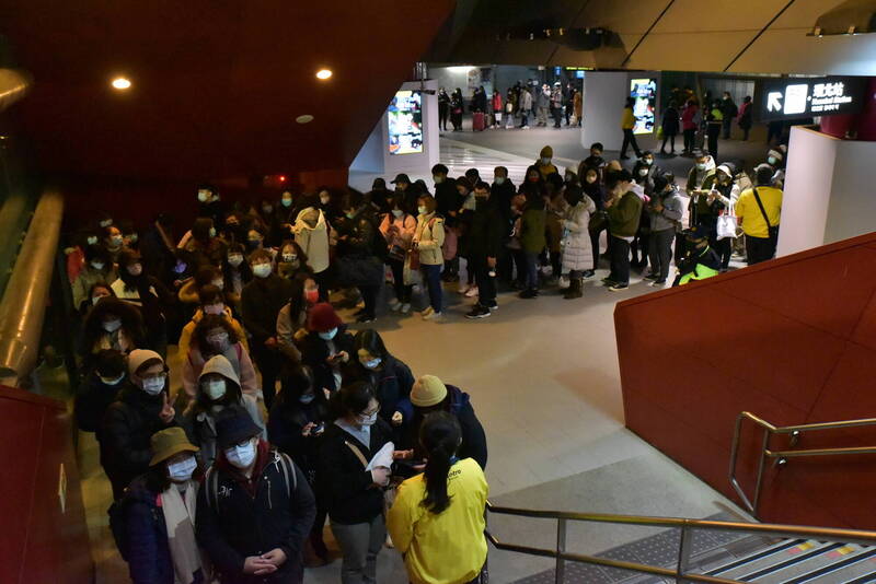 桃園機場捷運因應跨年晚會人潮，將41小時服務不收班。（圖由桃園大眾捷運股份有限公司提供）