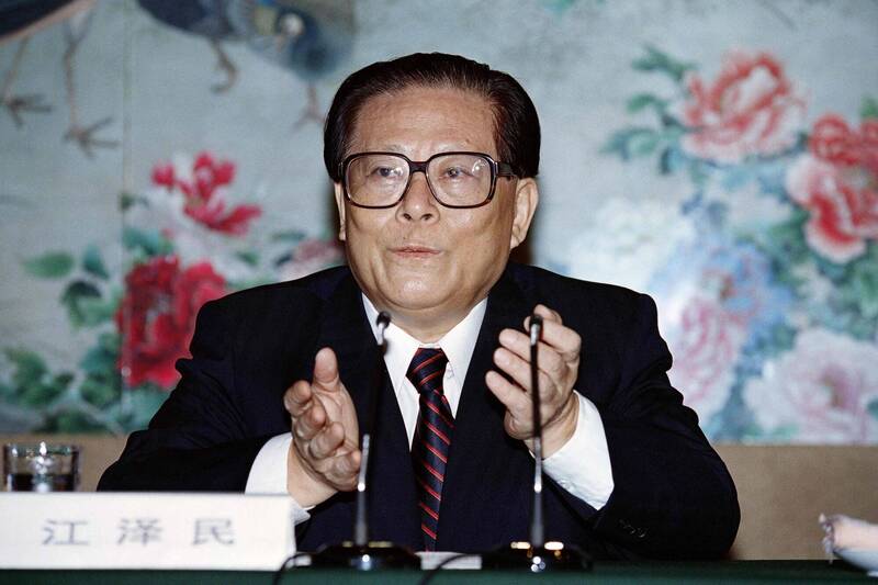 中國官媒《新華社》今日發布消息，前中共領導人江澤民罹患白血病合併多臟器功能衰竭，搶救無效，於11月30日12時13分在上海逝世，享年96歲。（法新社檔案照）