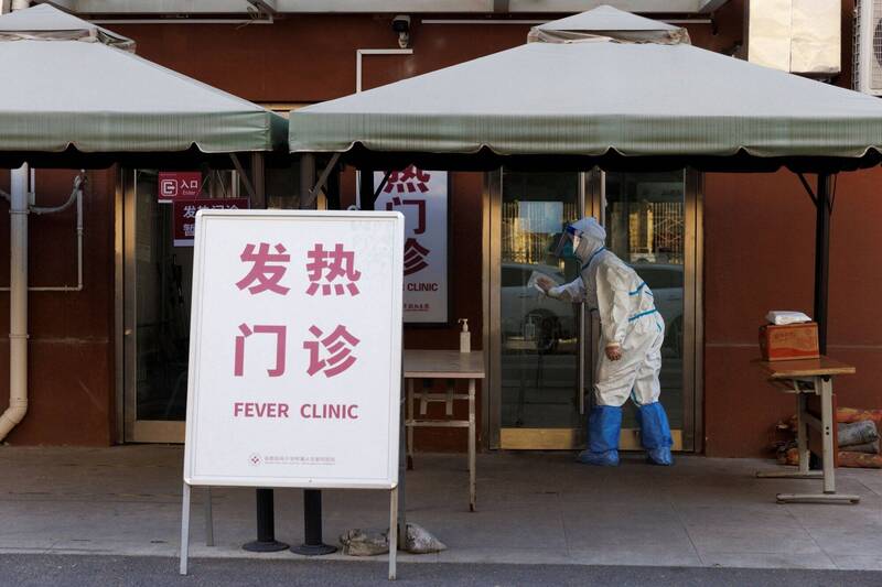「白纸革命」抗议声浪持续延烧，现传出北京稍稍放宽防疫手段，允许确诊者居家隔离。（路透）(photo:LTN)