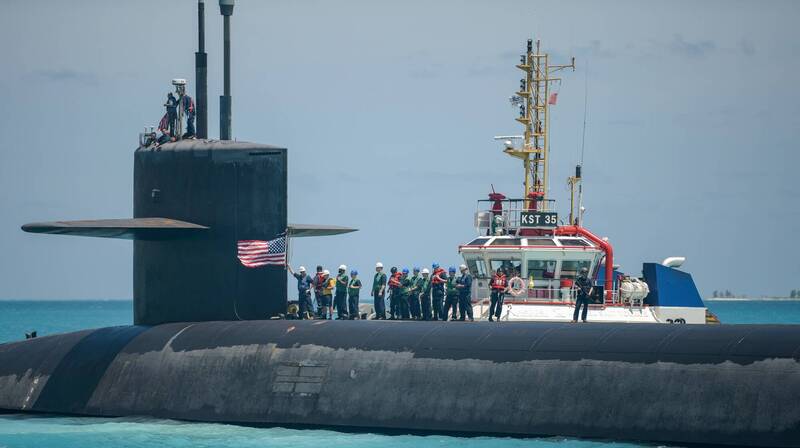 美国海军俄亥俄级核动力弹道飞弹潜舰「西维吉尼亚号」（USS West Virginia），1个月前首度停泊于偏远的印度洋迪亚哥加西亚岛（Diego Garcia）。 （图撷取自美军战略司令部脸书）(photo:LTN)