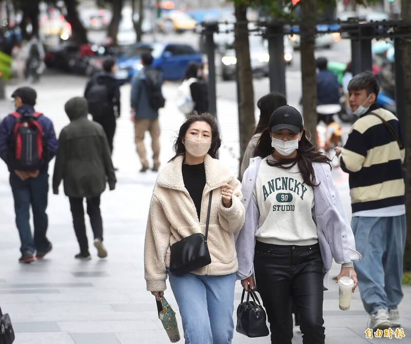 明、後天北部稍回溫，但週五又有另一波東北季風影響，北部又會降溫且「2天降1度」。（資料照）