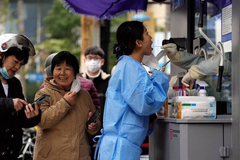 中国近日放宽严格的防疫措施。示意图。（路透）(photo:LTN)