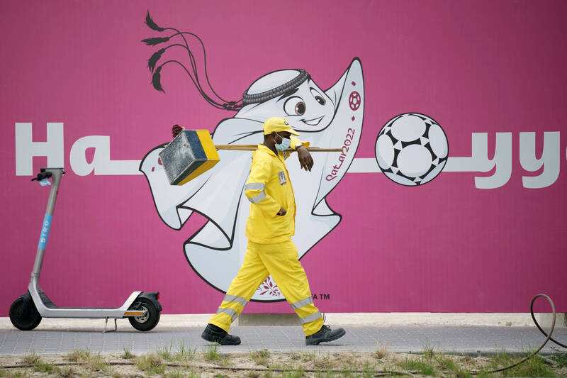 世界盃热烈之余，各界也关注卡达移工工作安全问题。示意图。（美联社）(photo:LTN)