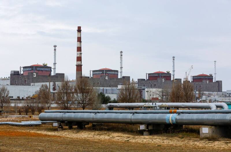 乌克兰指控俄军8日闯入札波罗热核电厂的办公场所并毒打2名高阶员工，事后又将他们带往不知名定点。图为札波罗热核电厂。（路透资料照）(photo:LTN)