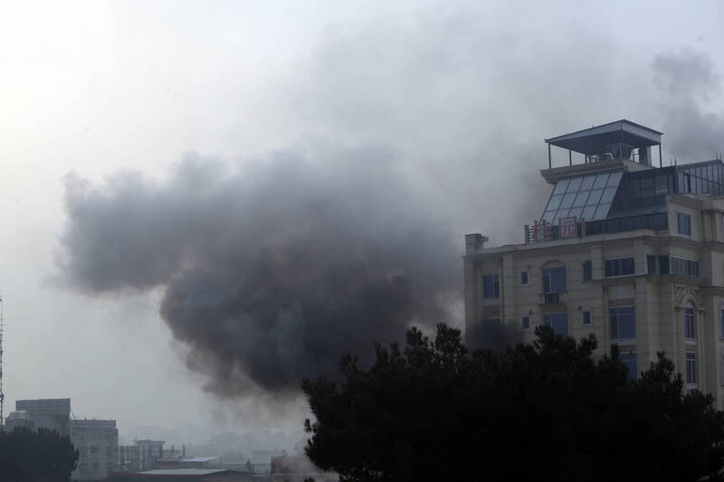 阿富汗首都喀布尔一家中国商务客常住旅馆今天发生攻击案，多名武装男子在旅馆内开火。（美联社）(photo:LTN)