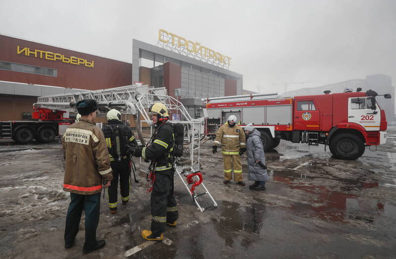 俄罗斯首都莫斯科以东一间大型购物娱乐商场12日发生严重火灾。（欧新社）(photo:LTN)