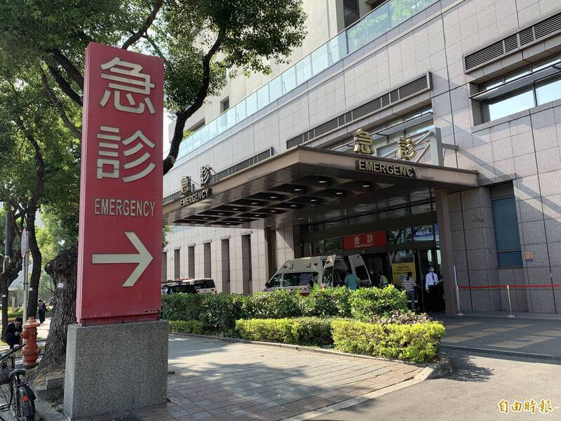 3歲男童墜樓後被送往中國醫藥大學附設醫院急救，今天傳出傷重不治。（資料照）