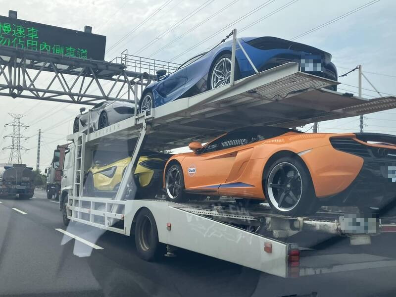 「4輛麥拉倫」被輕鬆超車！ 網見照驚呼：全球限量50輛