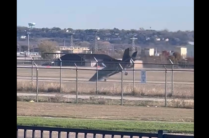 美军1架F-35B战机于德州基地降落时发生机鼻触地意外。（图撷自@cbs11doug推特）(photo:LTN)