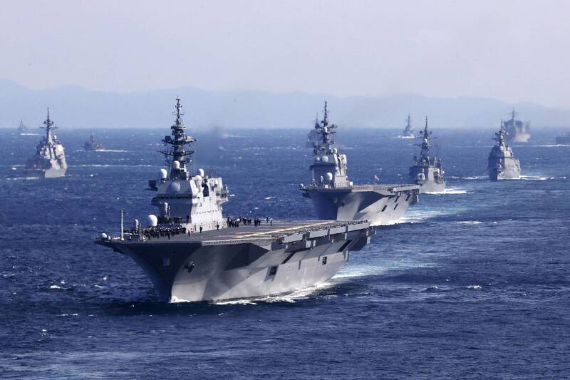 日本首相岸田文雄宣佈为强化防卫力，将考虑增税计画。日媒《共同社》民调指出，超过64%以上的受访者反对增税。图为日本海上自卫队。（路透）(photo:LTN)