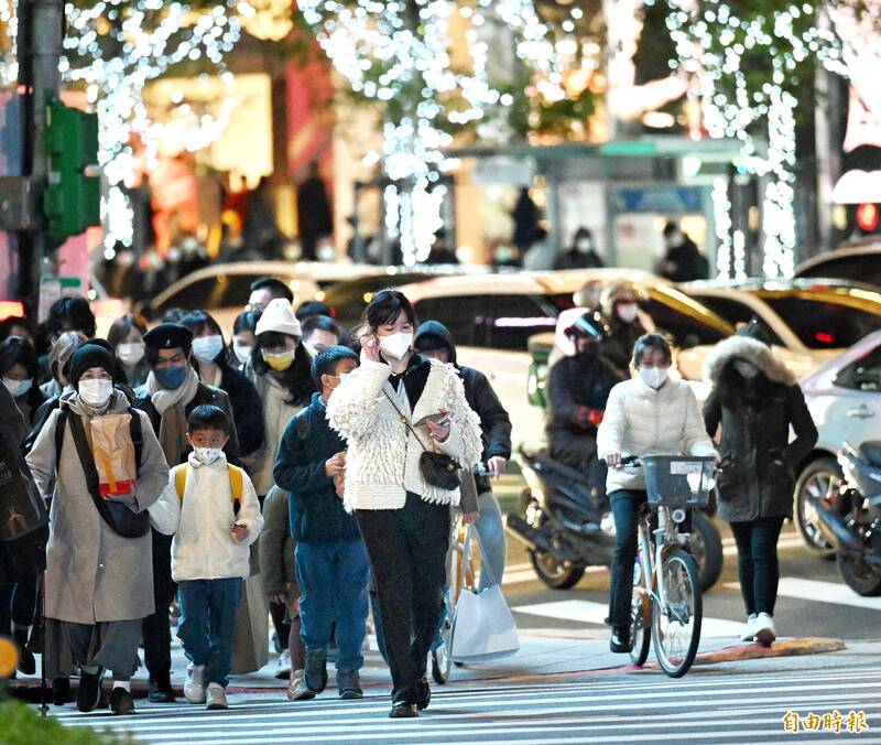 明天北部及東北部整天都冷，其他地區則是早晚非常寒冷，中南部日夜溫差大。（資料照）