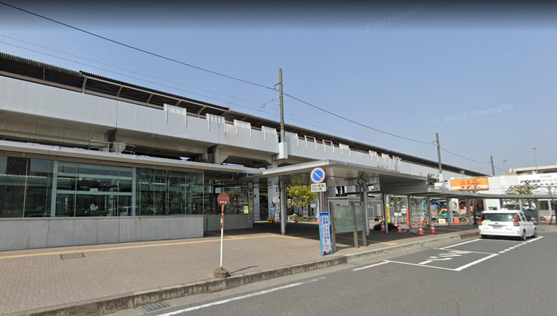 日本埼玉县东鹫宫车站1名18岁高中生掉落月台，中年男子奋勇救人但被进站列车撞到重伤。东鹫宫车站示意图。（图撷自Google街景）(photo:LTN)