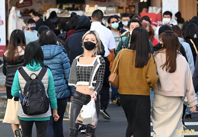 今至明晨，乾寒流籠罩，各地晴朗穩定，民眾在陽光下可能不覺得很冷，但入夜後強輻射冷卻作用加持，氣溫降得非常低。（資料照）