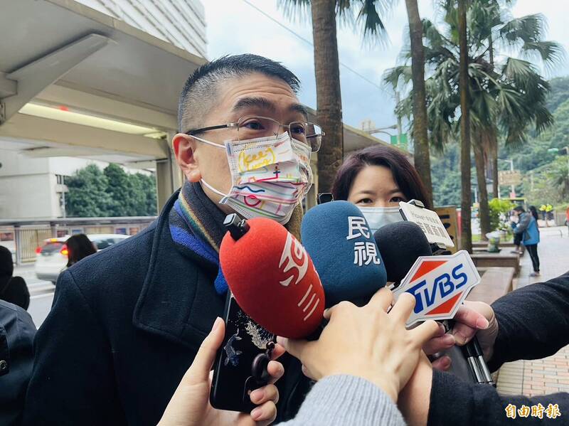 國民黨基隆市長謝國樑表示,不管誰是正副議長,他相信,好好地做好市政溝通合作,把市民想要的政策,與議會溝通。他與新任議長童子瑋也是好朋友,過去這幾年互動不錯。(記者俞肇福攝) 國民黨基隆市長謝國樑表示,不管誰是正副議長,他相信,好好地做好市政溝通合作,把市民想要的政策,與議會溝通。他與新任議長童子瑋也是好朋友,過去這幾年互動不錯。(記者俞肇福攝)