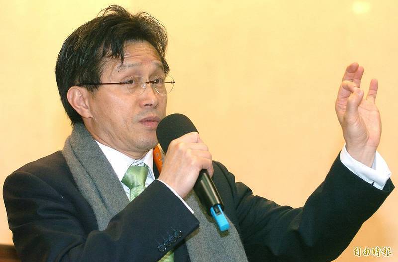謝志偉向德國一政壇人士說明台灣義務役期恢復1年的原因,該人士表示能理解台灣兵役改革做法。(資料照) 謝志偉向德國一政壇人士說明台灣義務役期恢復1年的原因,該人士表示能理解台灣兵役改革做法。(資料照)
