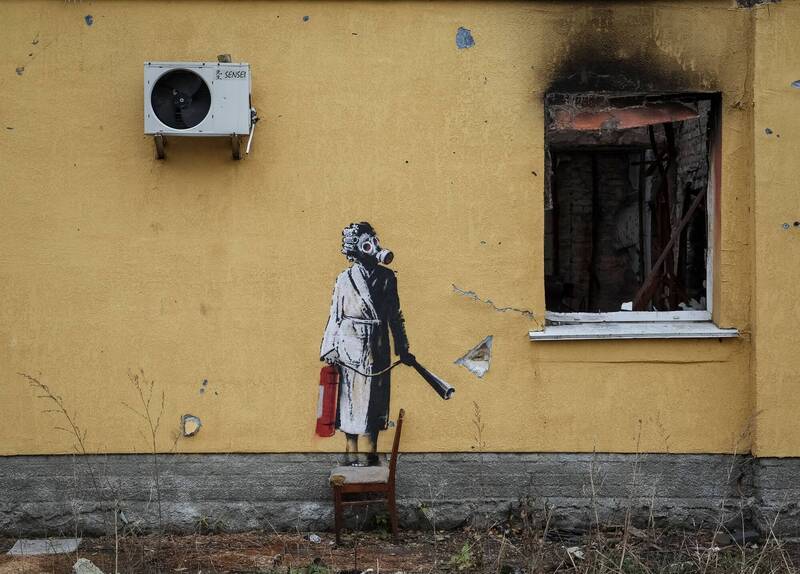 乌克兰内政府表示，主导切下位于小镇荷斯托梅作品的幕后策划者，可能面临最高12年的监禁。图为班克西绘制作品。（路透）(photo:LTN)