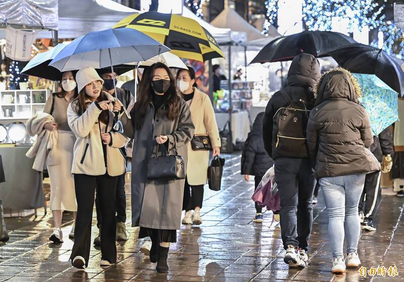 天氣風險公司今發文表示，今北部、東半部天氣仍是多雲到陰有短暫陣雨。（資料照）