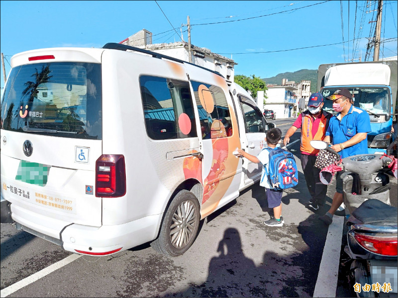 屏縣幸福巴士計畫有成，成功改善偏鄉運輸。（記者蔡宗憲攝）