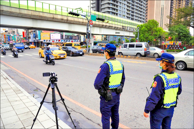 針對駕駛「不暫停讓行人」，警方展開強力執法。（警方提供）