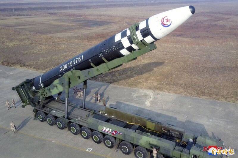 北韩去年11月试射「火星-17型（Hwasong-17）洲际弹道飞弹。（美联社）(photo:LTN)