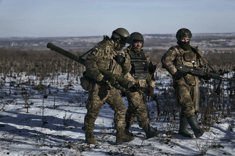 乌军与俄军持续在苏勒答尔作战。（美联社）(photo:LTN)