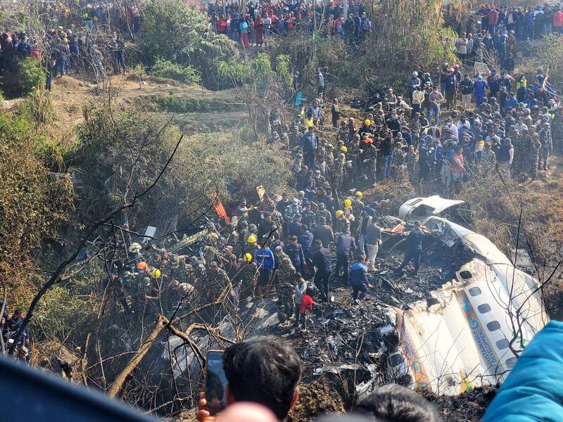 尼泊尔一架班机今日坠毁在博卡拉附近，目前确认已有68人罹难。（路透）(photo:LTN)