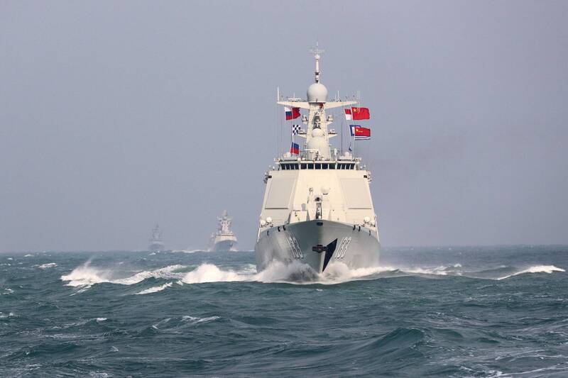 专家向美国海军发出警告「海战中规模较庞大的舰队，几乎都是获胜的一方」。图为中国海军在东海参与联合军事演习。（欧新社）(photo:LTN)