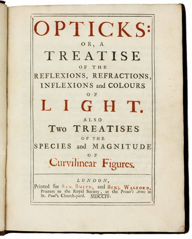 英国物理学家牛顿（Isaac Newton）的着作《光学》（Opticks）1717年再版时，他个人所留下的2本副本中的其中1本，在失踪逾1个世纪后于近日被发现，将于2月3日至5日于旧金山珍本图书博览会上拍卖，预计可以拍出46万美元（1394万台币）的高价。（撷取自网路）(photo:LTN)