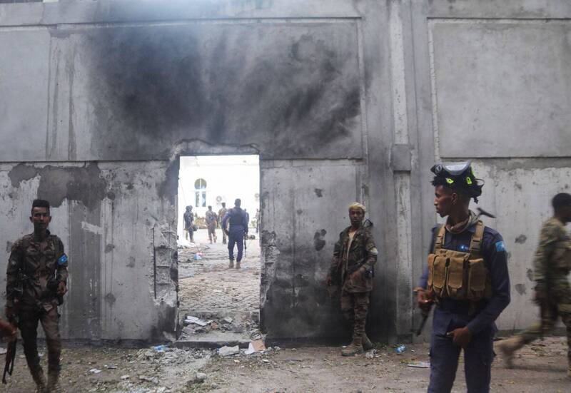 索马利亚首都摩加迪休市长办公室发生爆炸与恐怖袭击，传出有8名平民死亡、16人受伤。（路透）(photo:LTN)