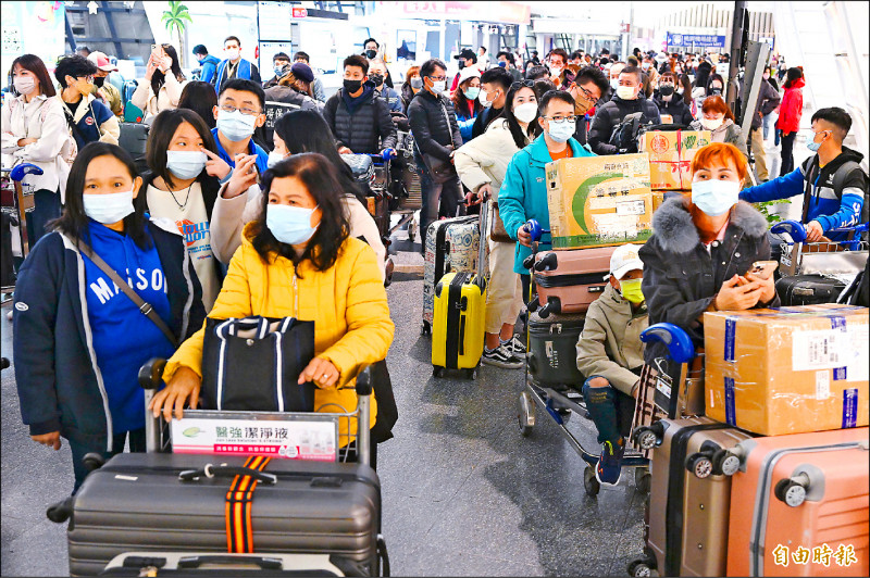 桃園機場今年19日至26日平均每日客運量，較去年同期增加近27倍。（記者朱沛雄攝）