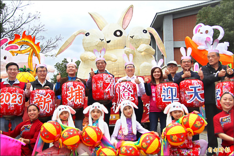 新竹縣「新埔移動花車迎天穿」踩街秀，將在下週五晚上登場。（記者黃美珠攝）