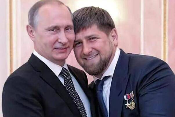 卡德罗夫在Instagram上炫耀他与俄国总统普廷（左）的合照。（图撷取自卡德罗夫个人IG）(photo:LTN)