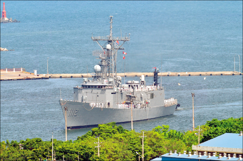 時任海軍飛彈巡防艦「銘傳艦」輔導長的男中校，與同艦女下士發生婚外情，女下士與中校妻子已於高等法院談妥六十萬元和解；女下士事後反控中校妻妨害秘密等罪。（資料照）