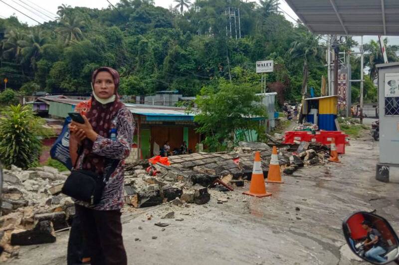 印尼巴布亞省規模5.1地震 咖啡館倒塌沒入海中4死 - 國際 - 自由時報電子報