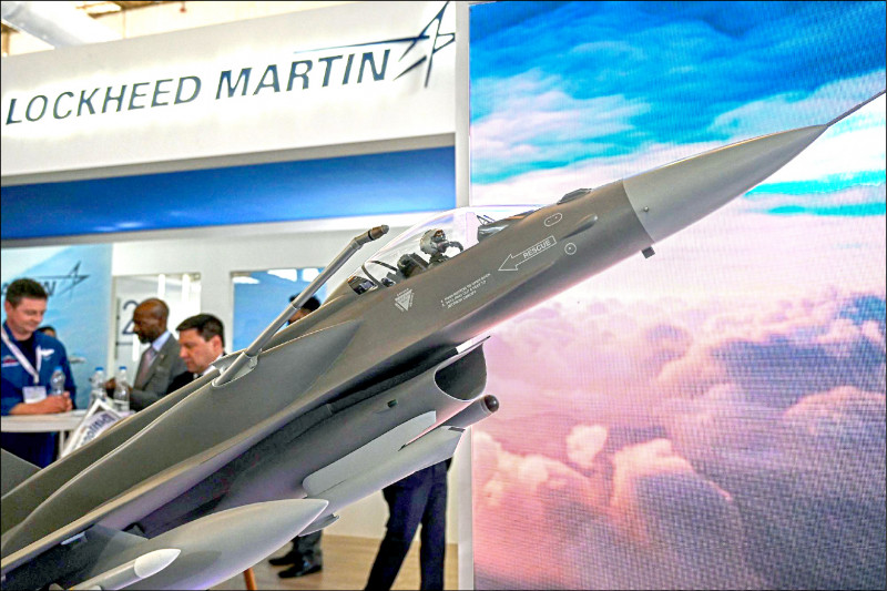 中國商務部16日宣布，將參與對台軍售的美國洛克希德馬丁公司（Lockheed Martin Corp.）與雷神技術公司（Raytheon Technologies Corp），列入「不可靠實體清單」，禁止該兩家公司從事與中國有關的進出口貿易，還要求繳交對台軍售金額兩倍罰款。去年9月，中國外交部也宣布制裁雷神公司執行長海斯（Gregory J.Hayes），與波音防務（Boeing Defense,Space & Security）總裁兼執行長柯貝爾（Ted Colbert）。（彭博檔案照）