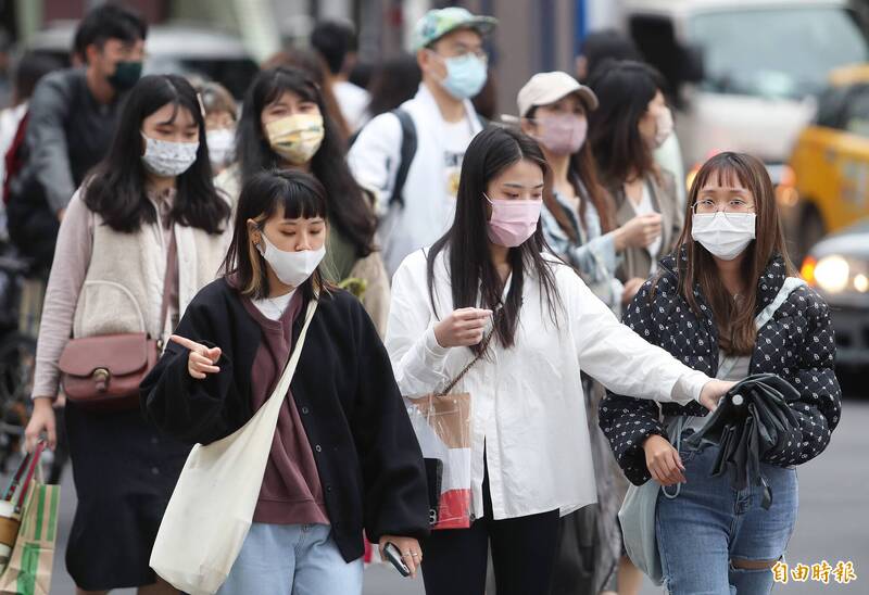 週六白天各地溫暖舒適但早晚偏涼，只有東半部、恆春半島及大台北山區有局部短暫雨；西半部地區及馬祖易有局部霧或低雲影響能見度；恆春半島沿海有長浪發生的機率。（資料照）