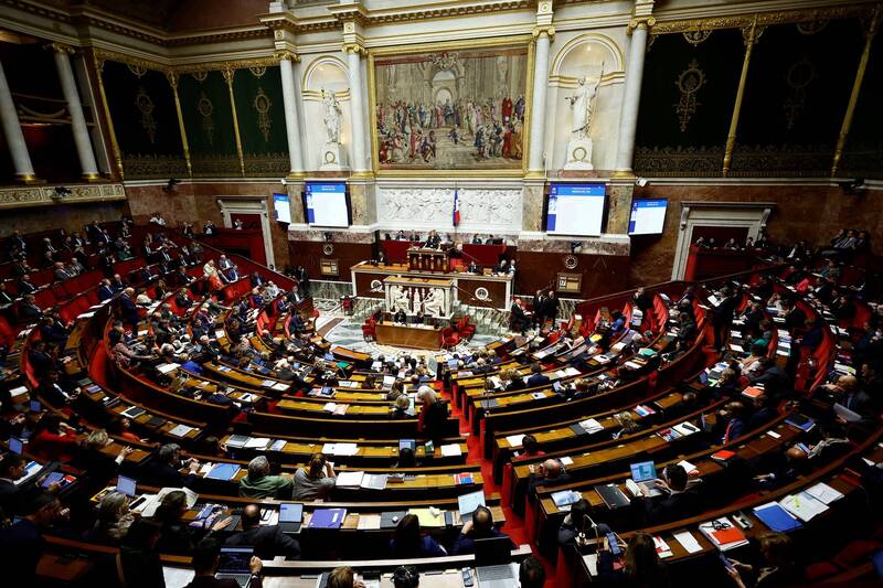 法国国民议会针对「年金改革」法案，截至昨（17）日晚间已进行15天辩论，最终仍是未达共识。（路透）(photo:LTN)