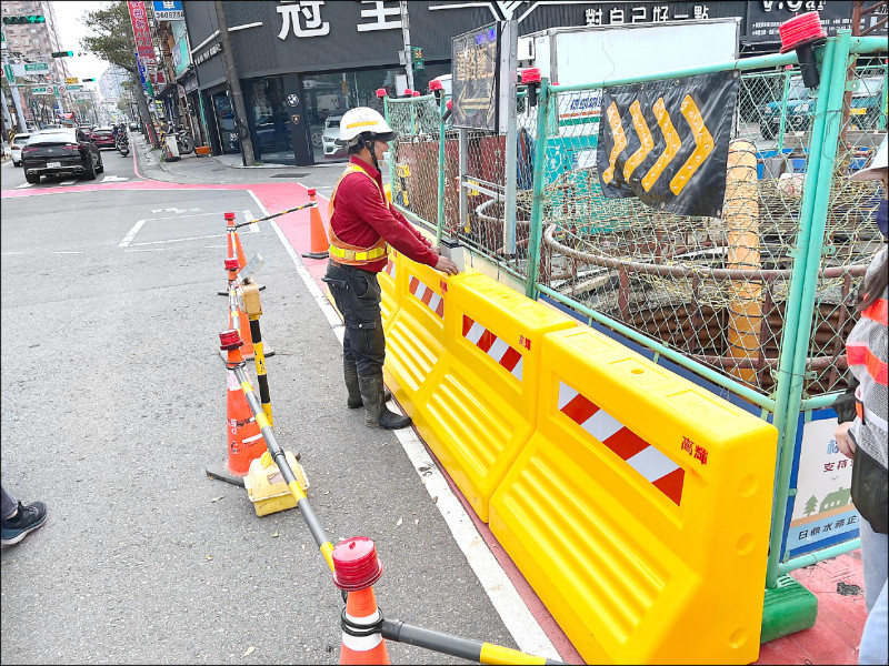桃市增護欄、防墜網 32工作井強化防護 - 桃園市 - 自由時報電子報