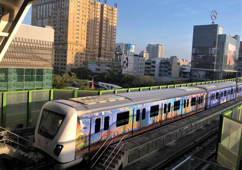 「科學X永續」捷運彩繪列車19日起至4月21日將在台中捷運接力運行。（中捷公司提供）