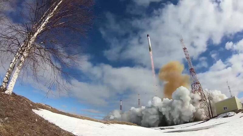 俄羅斯20日試射洲際飛彈，以失敗告終。圖為俄羅斯去年4月試射RS-28飛彈。（路透）