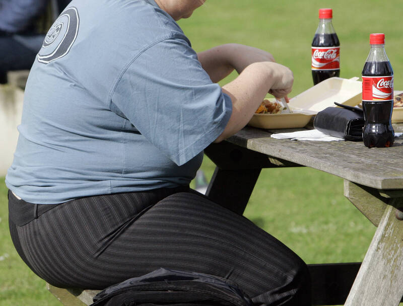 世界肥胖联盟唿吁各国政府採取行动，解决过重、肥胖问题。（美联社）(photo:LTN)