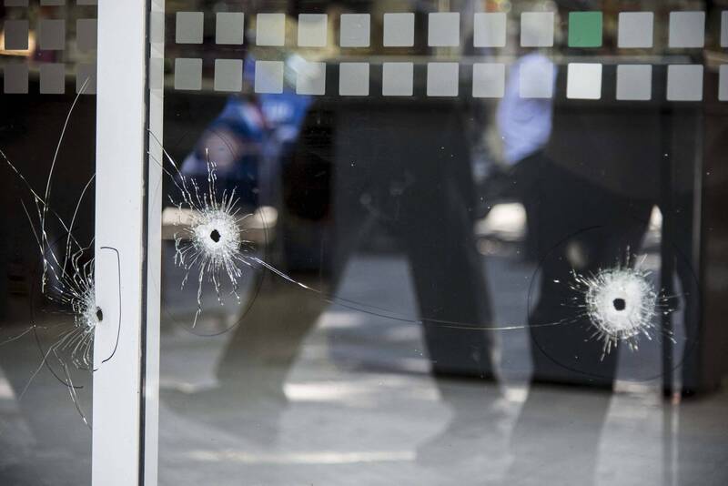由阿根廷传奇球星梅西的太太家人经营的一间超市，于2日遭到枪击，枪手还留下恐吓留言称「梅西，我们正在等你」。（法新社）(photo:LTN)