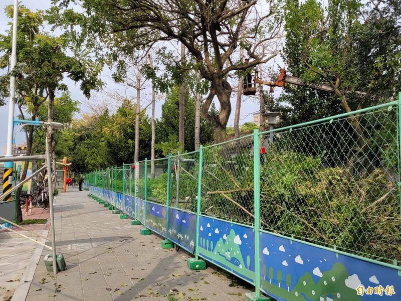 新北市板橋區溪北公園地下停車場工程歷經多次流標，已於3月動工。（記者賴筱桐攝）