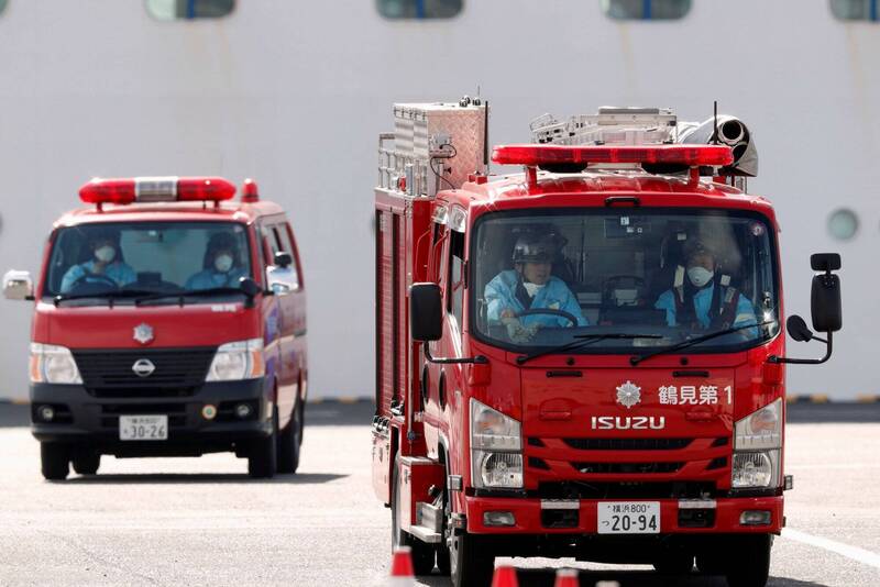 日本福岡縣發生巴士嚴重火燒車事故，車上26人全數逃出。日本消防車示意圖。（路透）